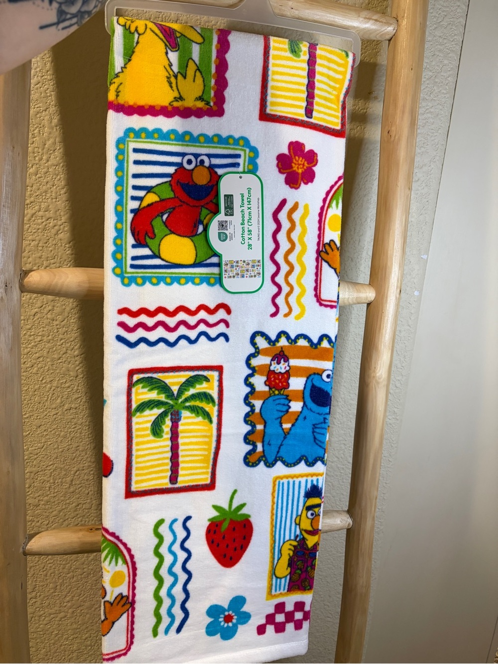 Sesame Street Retro Summer Beach Towel Elmo Cookie Monster Bert Ernie NWT